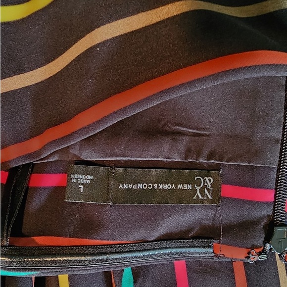 Super Cute 🌈 Black Striped Romper - Picture 4 of 4